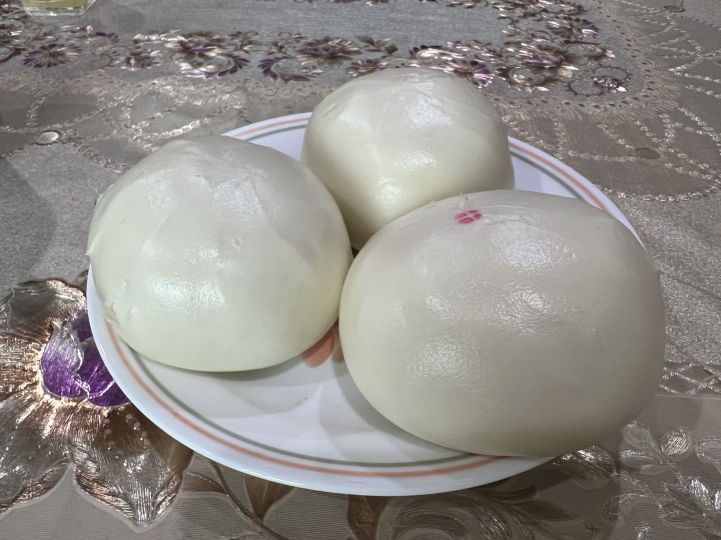 日本の饅頭 V.S. 台湾の饅頭｜漢字は同じでもちがう食べ物 ぺいたいぺいうぉ～く